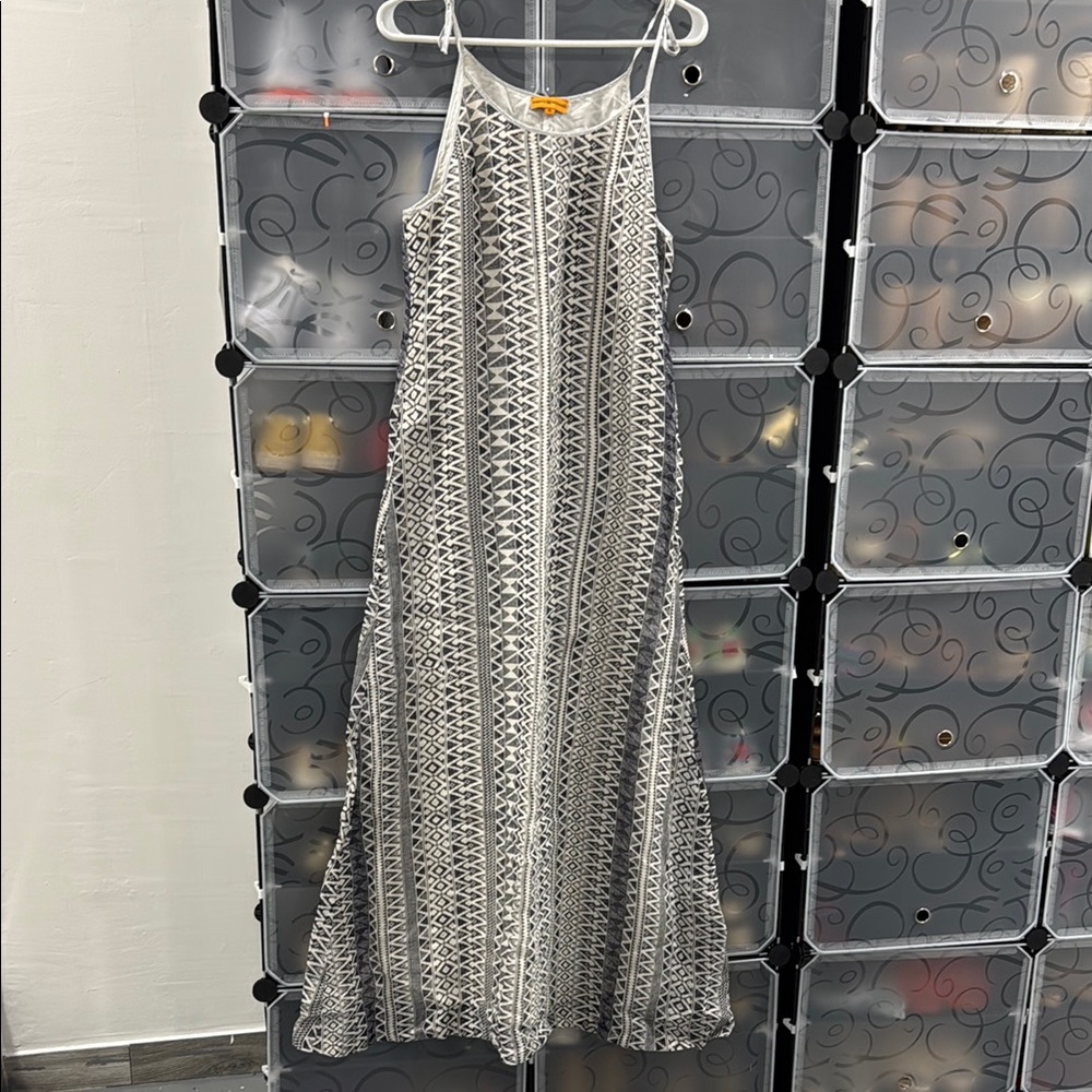 Roberta Freymann Sleeveless Black and Blue Patterned Maxi Dress